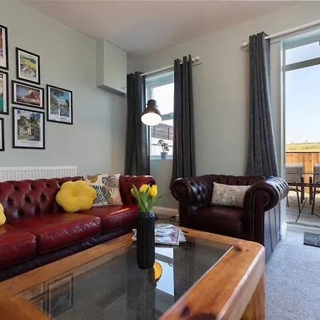 Auckland View - A Comfy & Spacious 4Bed With Views Coundon Exterior photo