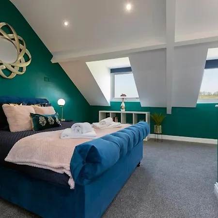 Auckland View - A Comfy & Spacious 4Bed With Views Coundon Exterior photo