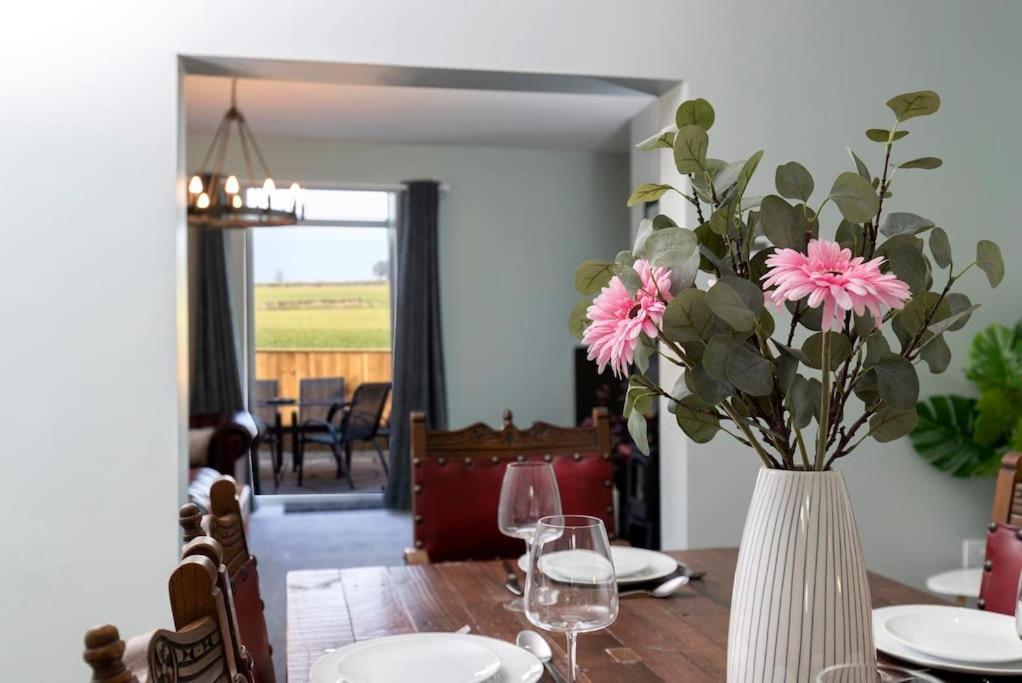 Auckland View - A Comfy & Spacious 4bed With Views Coundon